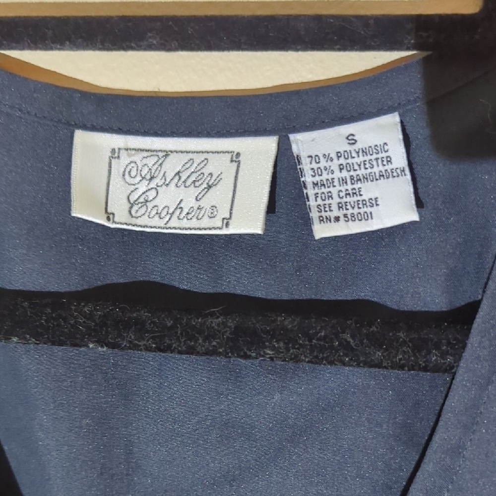Ashley Cooper Black Sleeveless Blouse - Picture 3 of 7